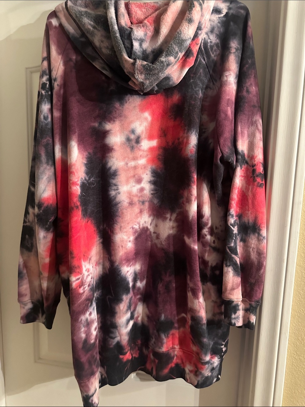 PINK Victoria's Secret  Tie-Dye oversized Hoodie Sweatshirt - Dark pink & Black - Picture 2 of 2